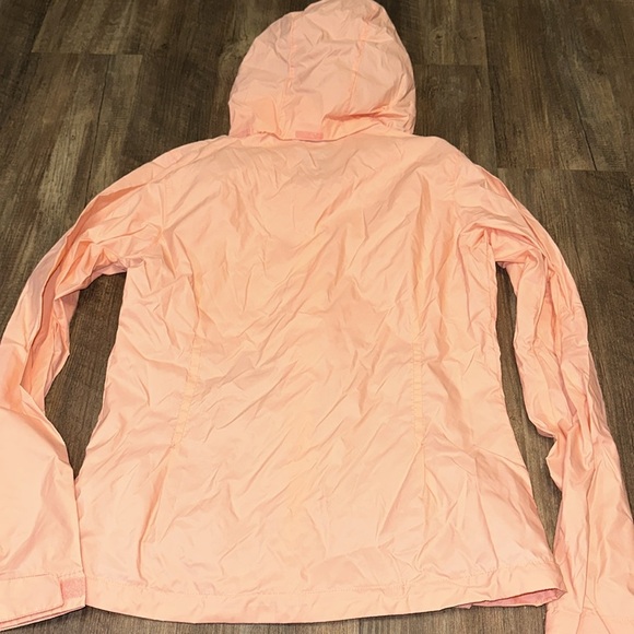 Columbia Women’s Lightweight Rain Jacket, peach size S - Picture 5 of 5